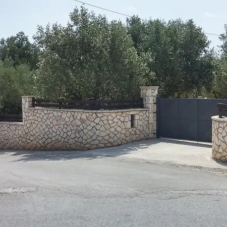 Dora Apartman Tragáki