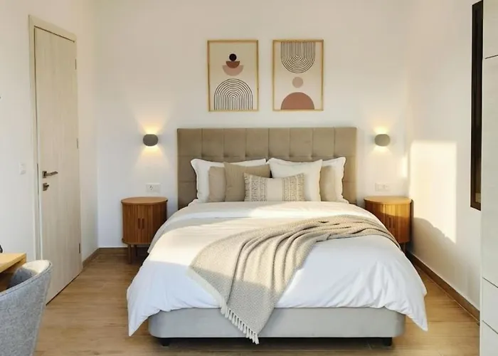 多拉公寓酒店 *